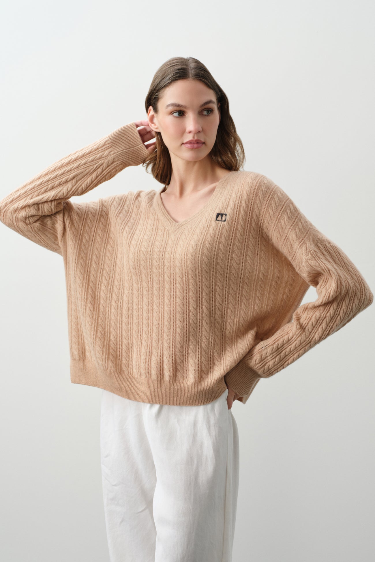 ELINA CASHMERE CABLEKNIT V-NECK