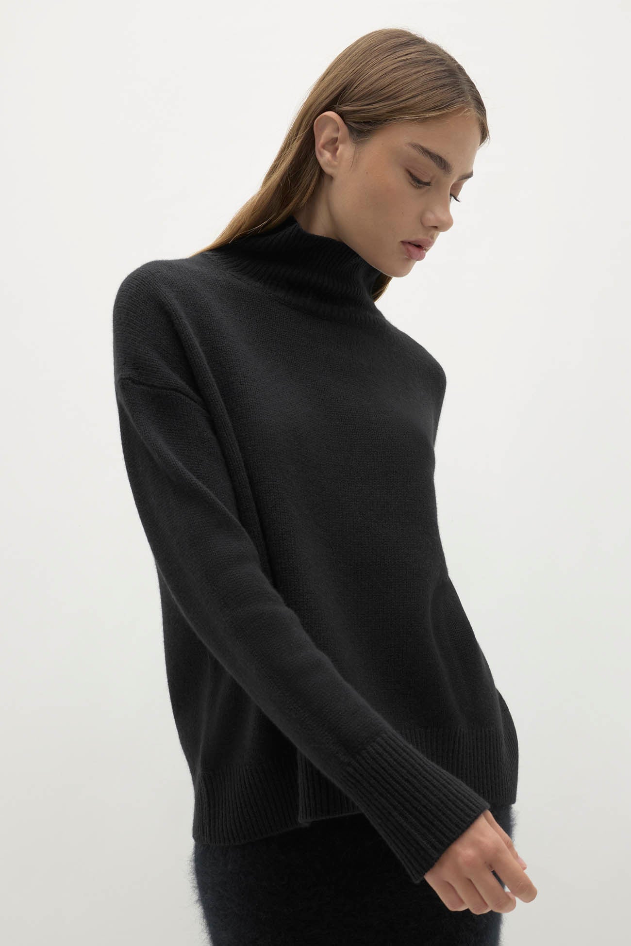 JOSLYN TURTLENECK CASHMERE SWEATER