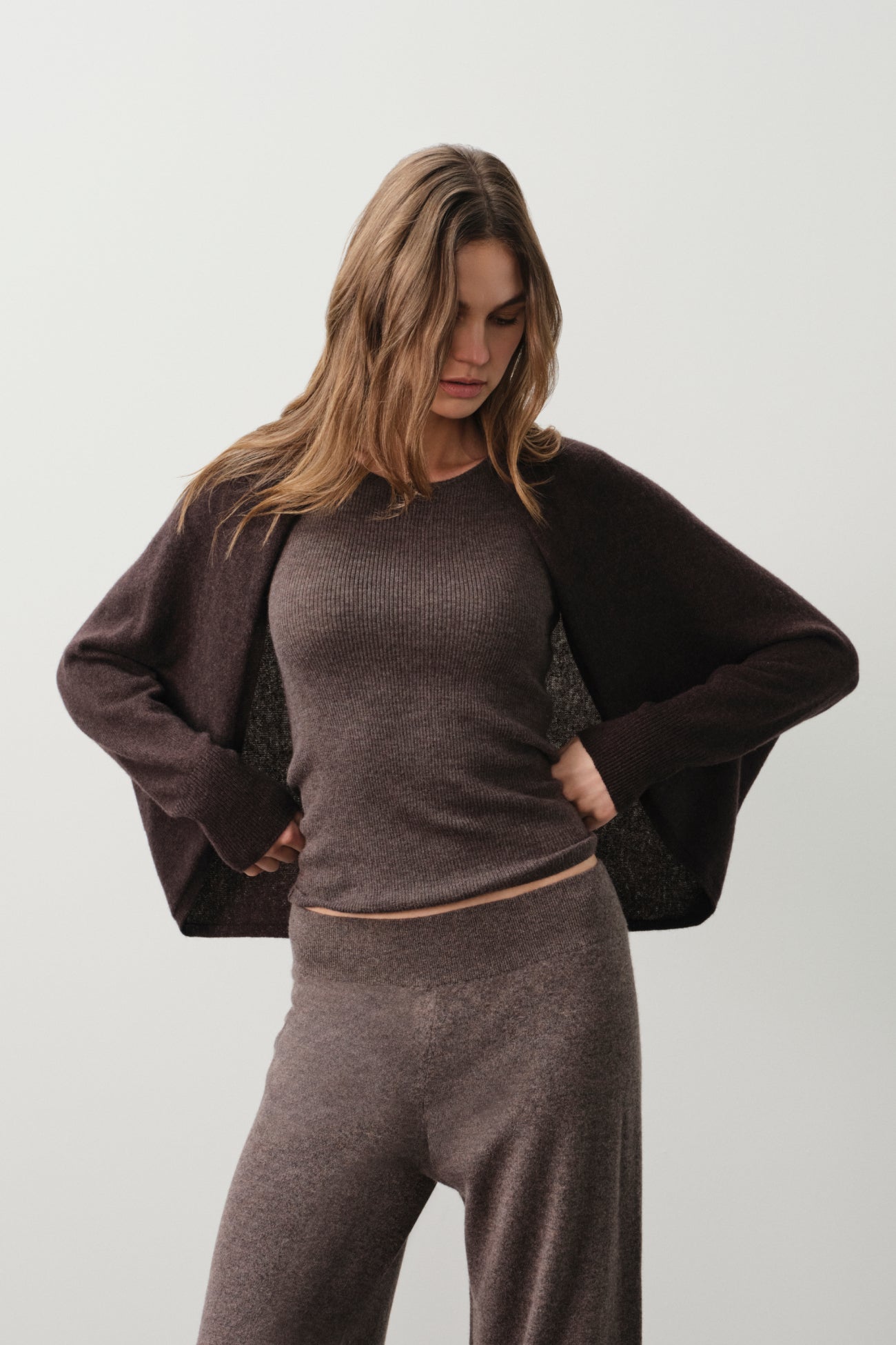 MELI FEATHERWEIGHT CASHMERE SHRUG