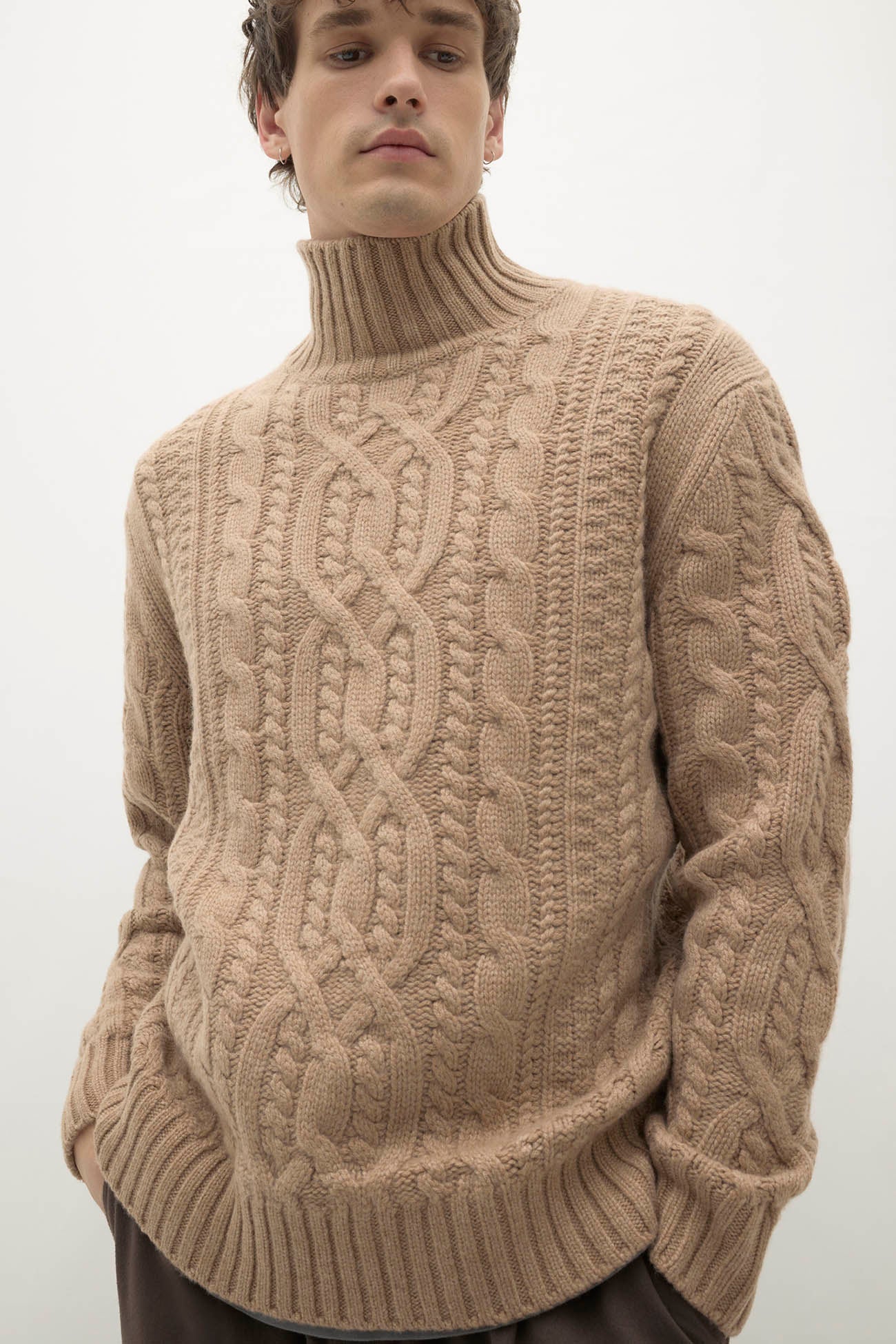 HENRY TURTLENECK CASHMERE SWEATER