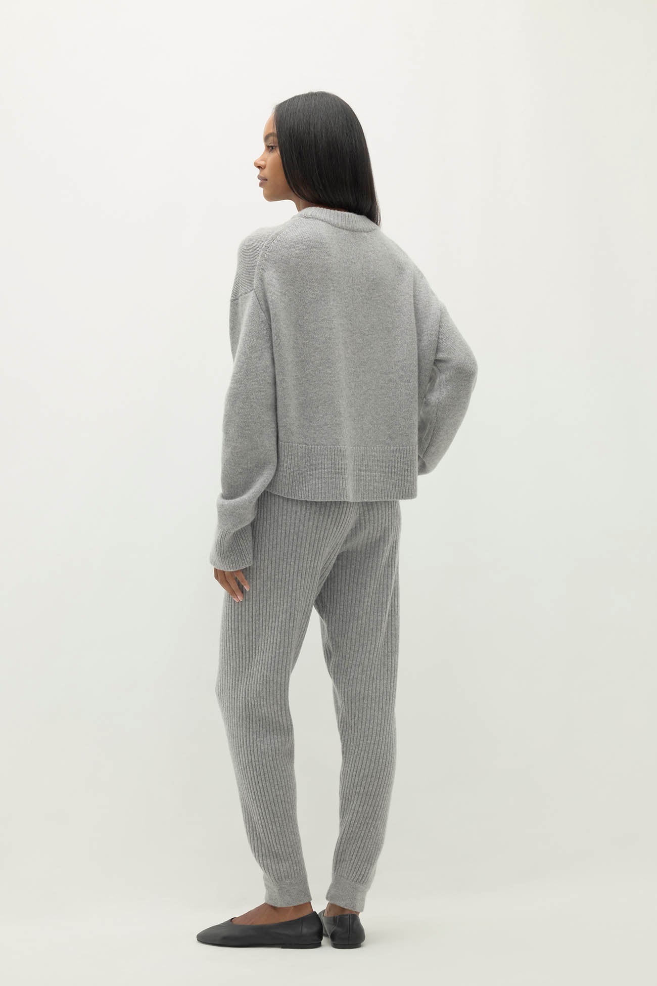 SLOANE CASHMERE CREWNECK SWEATER