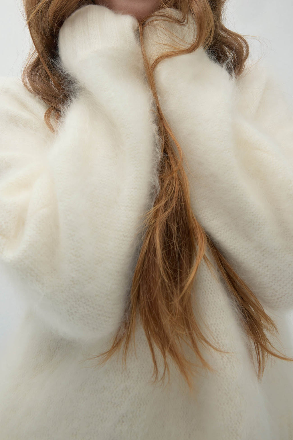 FEDERICA BRUSHED CASHMERE CREWNECK