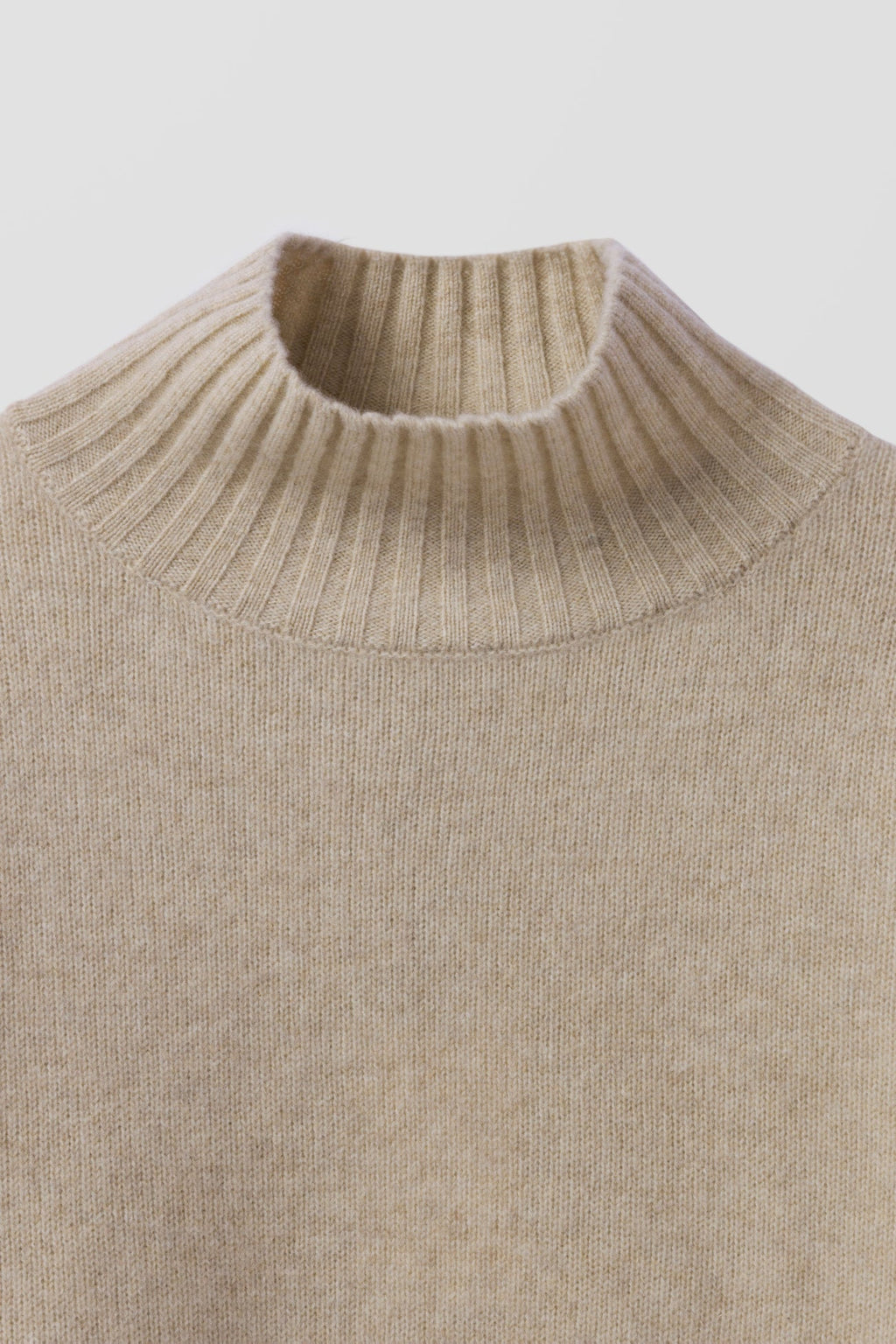 EMBER CASHMERE TURTLENECK